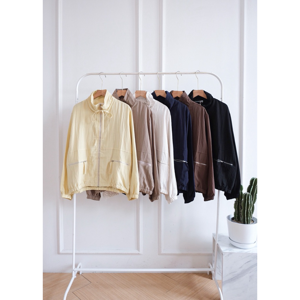 เสื้อแจ็คเก็ต AINA**