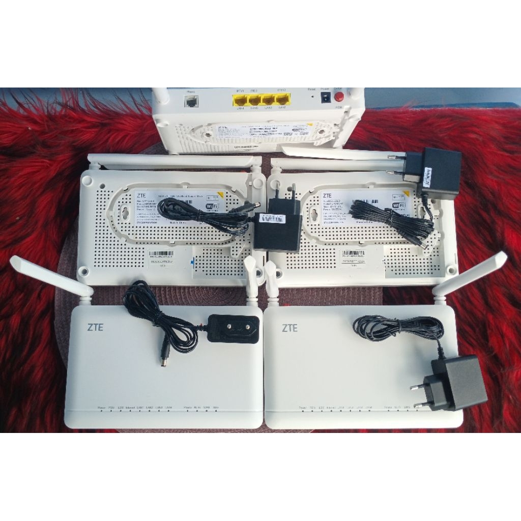 ZTE ZXHN F670L เราเตอร์พอร์ตสีน้ําเงิน + อะแดปเตอร์