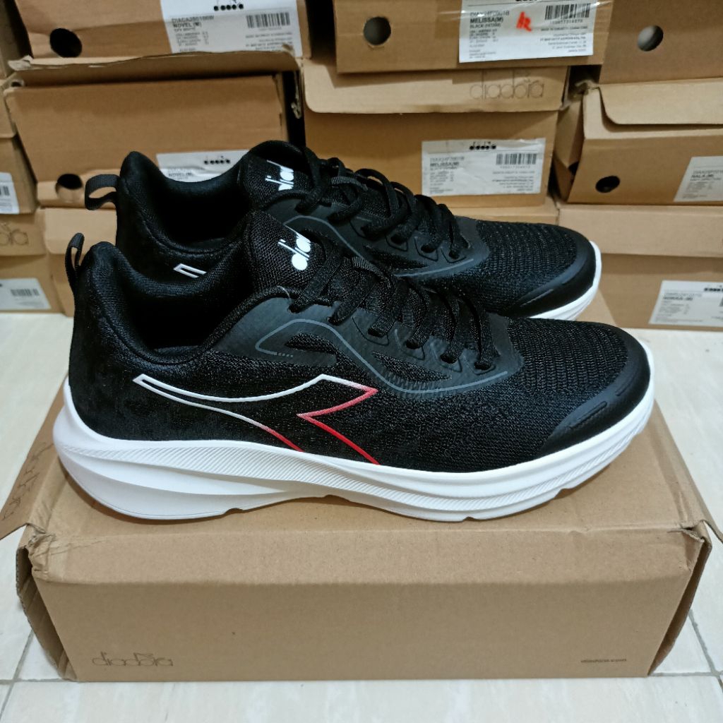 Diadora Niece สีดํา (Size: 44)