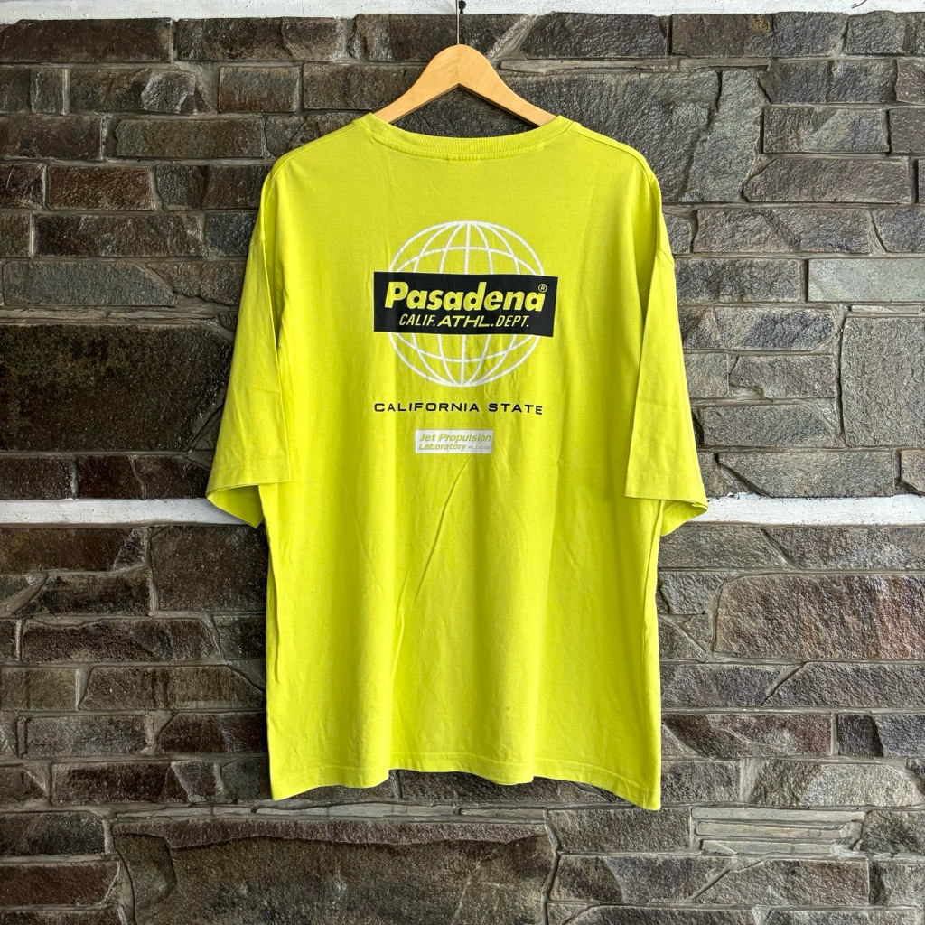 WHO AU • Pasadena Los Angeles Oversize Tee / Tshirt / Kaos Size L fit XL (76x59cm) Oversize Streetwe