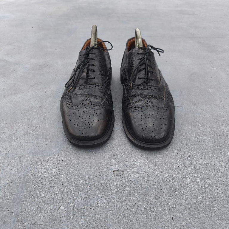 รองเท้า รองเท้าหนัง รองเท้าวินเทจ รองเท้ามือสอง Dr Martens รองเท้า Dr Martens Second Dr Martens Wing