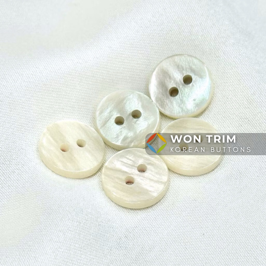 KEMEJA กระดุมมุกเกาหลี 2 หลุม – สําหรับเสื้อเชิ้ตและเสื้อเชิ้ตแฟชั่นหรูหราระดับพรีเมียม (N-007 Ivory