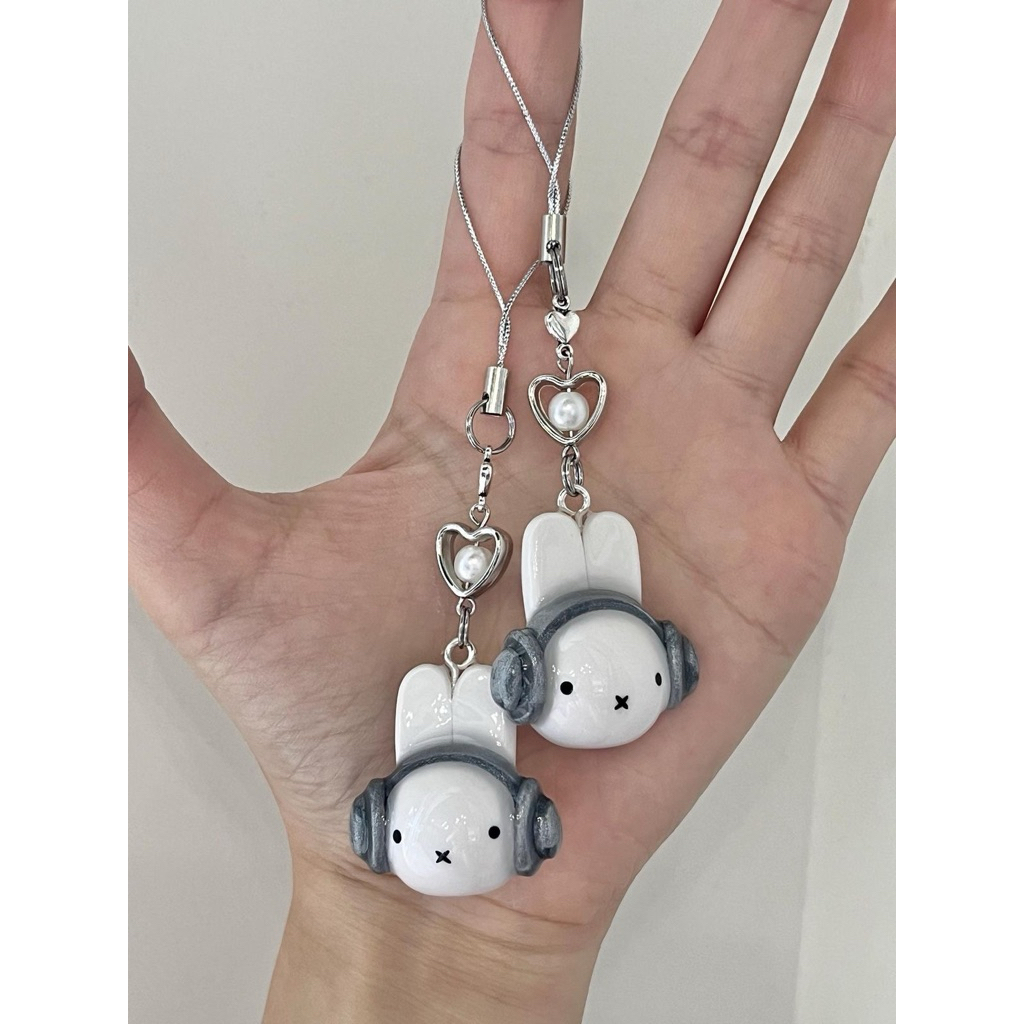 Chrome Headphone Miffy Charms // พวงกุญแจ Miffy