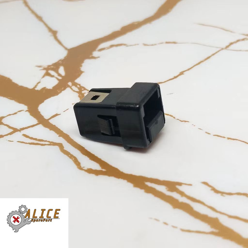 สลักล็อคลิ้นชักท้ายซ้าย Honda PCX 150 LED PCX 160 ADV 150 ADV 160 81142-K01-901 เดิม