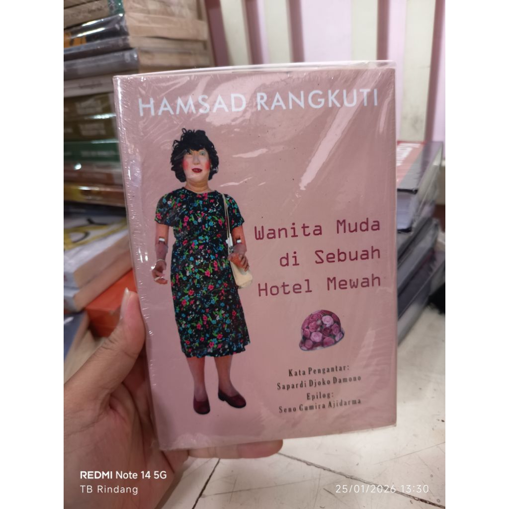 YOUNG WOMAN IN A LUXURY HOTEL HAMSAD RANGKUTI. นวนิยาย