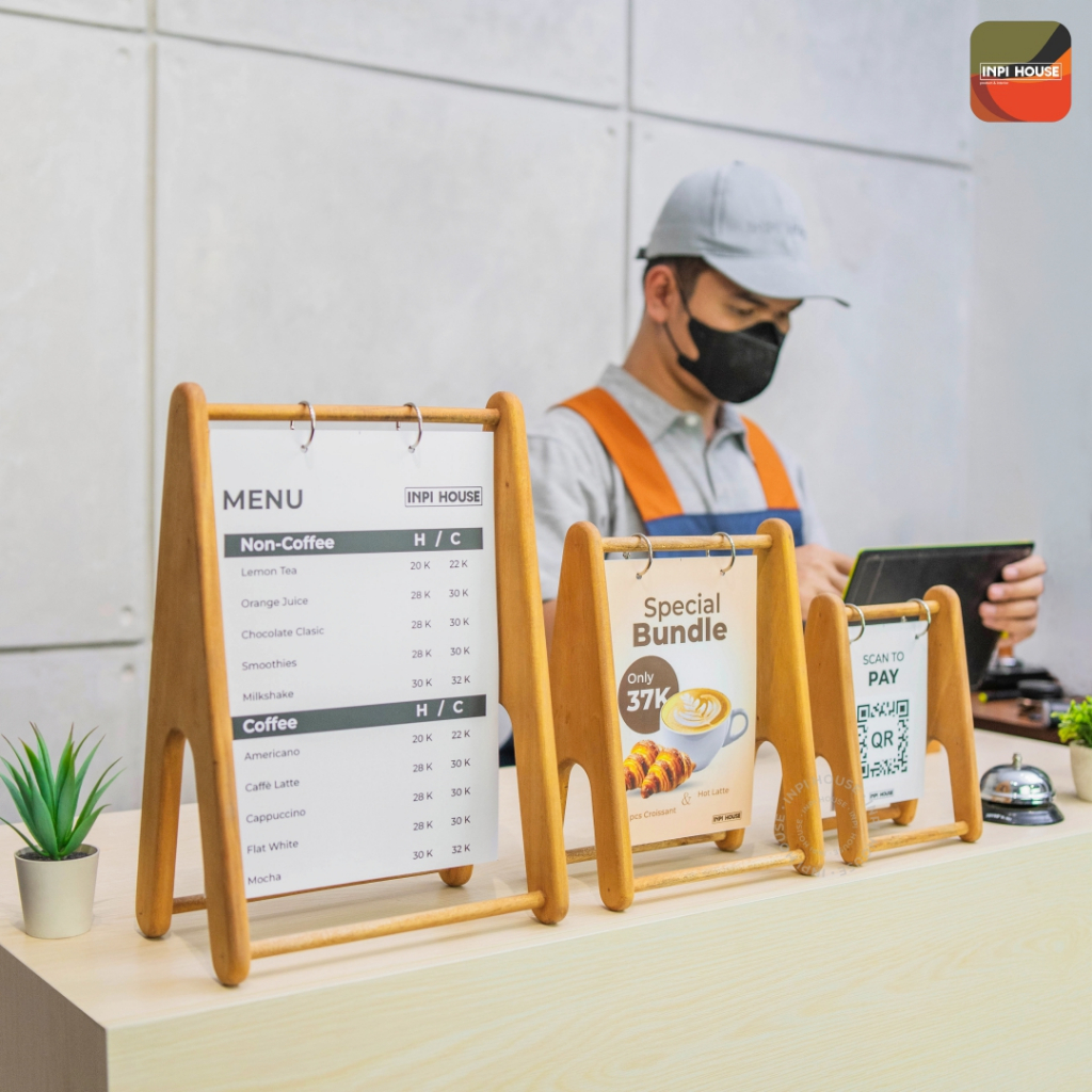 INPI HOUSE Signage Standing Menu - ขาตั้งกระดานป้ายเมนูแบบแขวน -5-10 แผ่น - ไม้