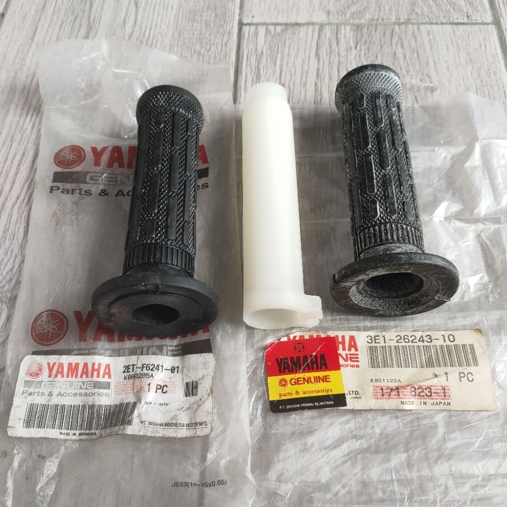 Grip assy tube throtle ยางจับแก๊ส V80 Alfa V100 3FS1 3AY ของแท้ Yamaha 2ET-F6242-00 2ET-F6241-00 3E1