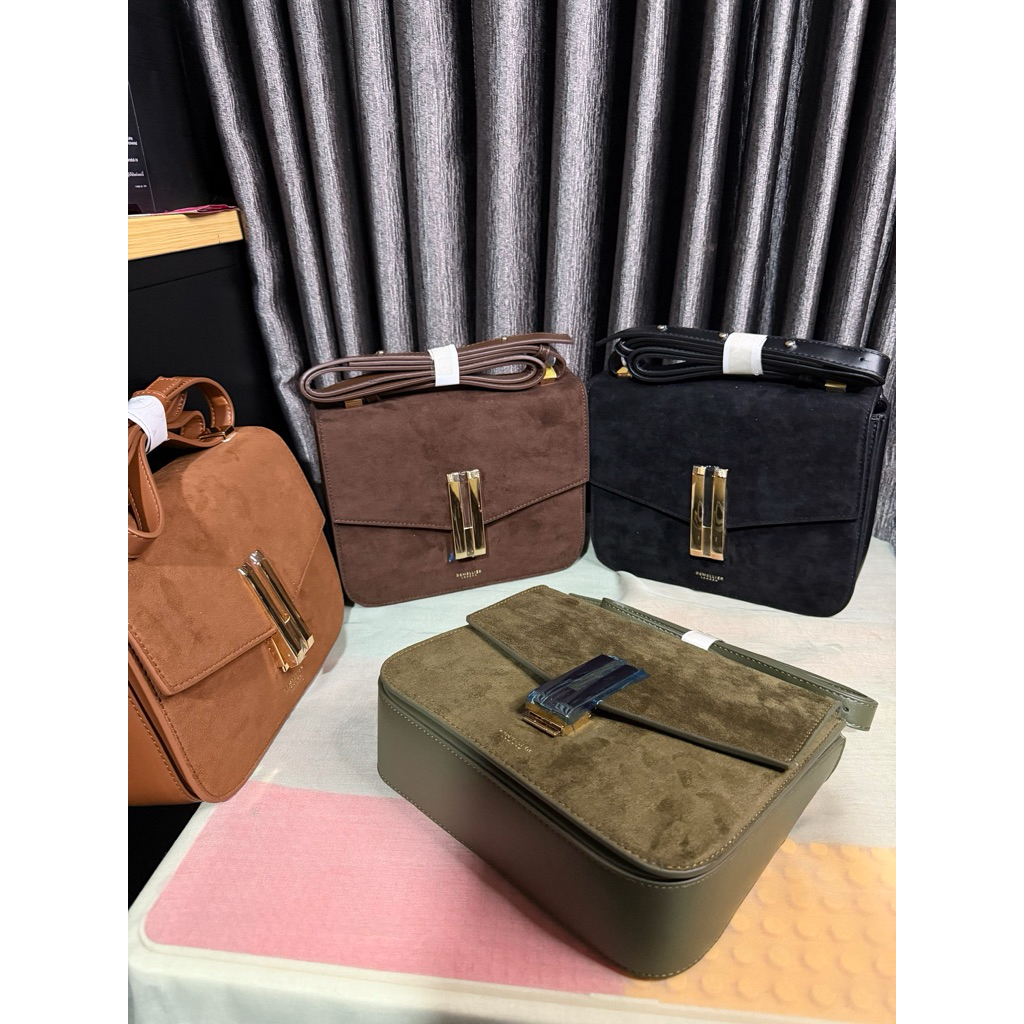 DEMELLIER** LONDON และ HUDSON