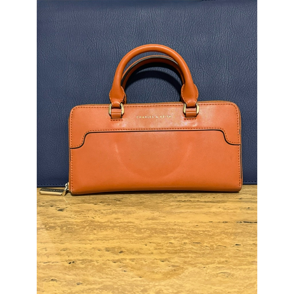 กระเป๋าสตางค์ Preloved CHARLES & KEITH (ORIGINAL)