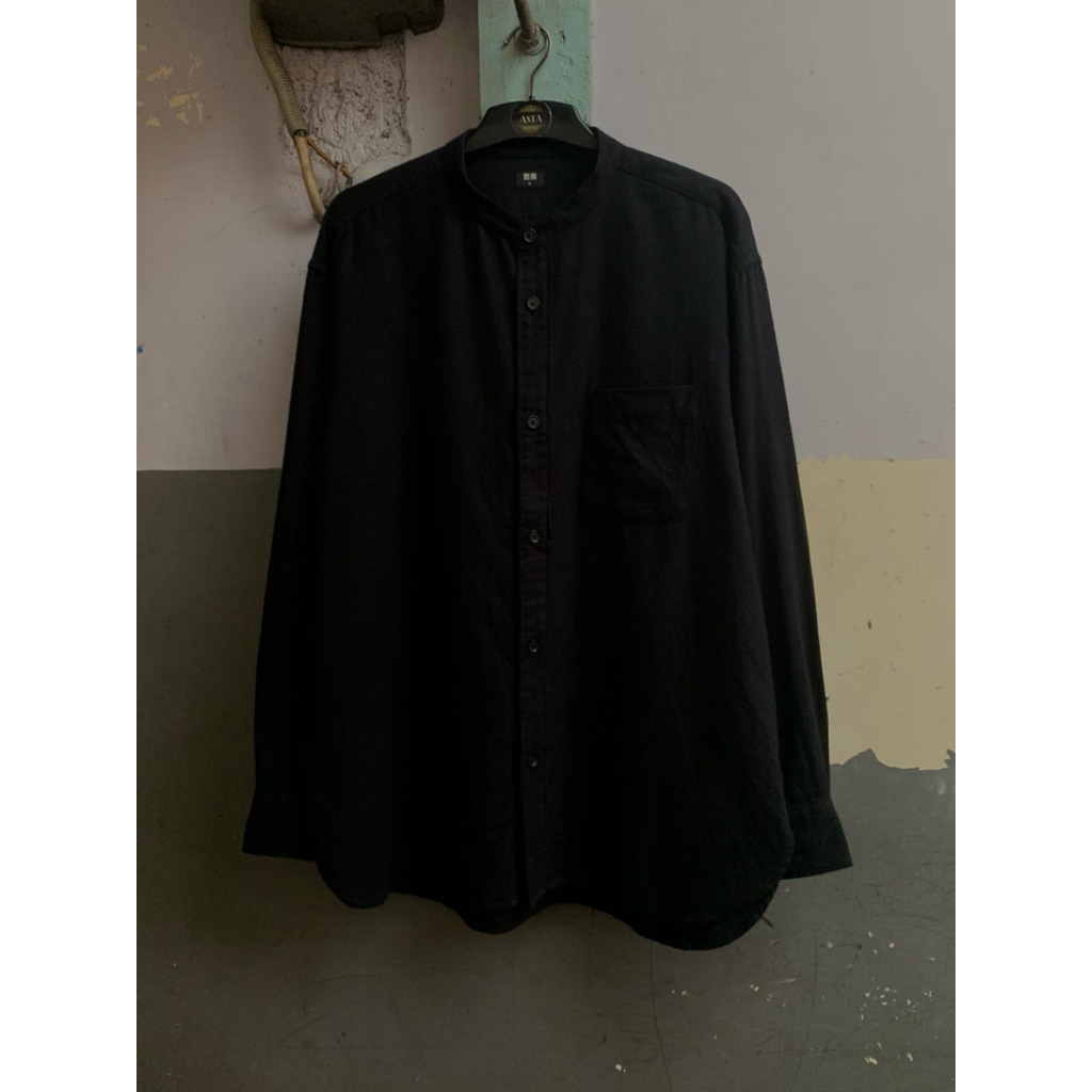 KEMEJA Uniklo เสื้อคอปกแขนยาวผ้าสักหลาดนุ่มสีดํา shb.2.32