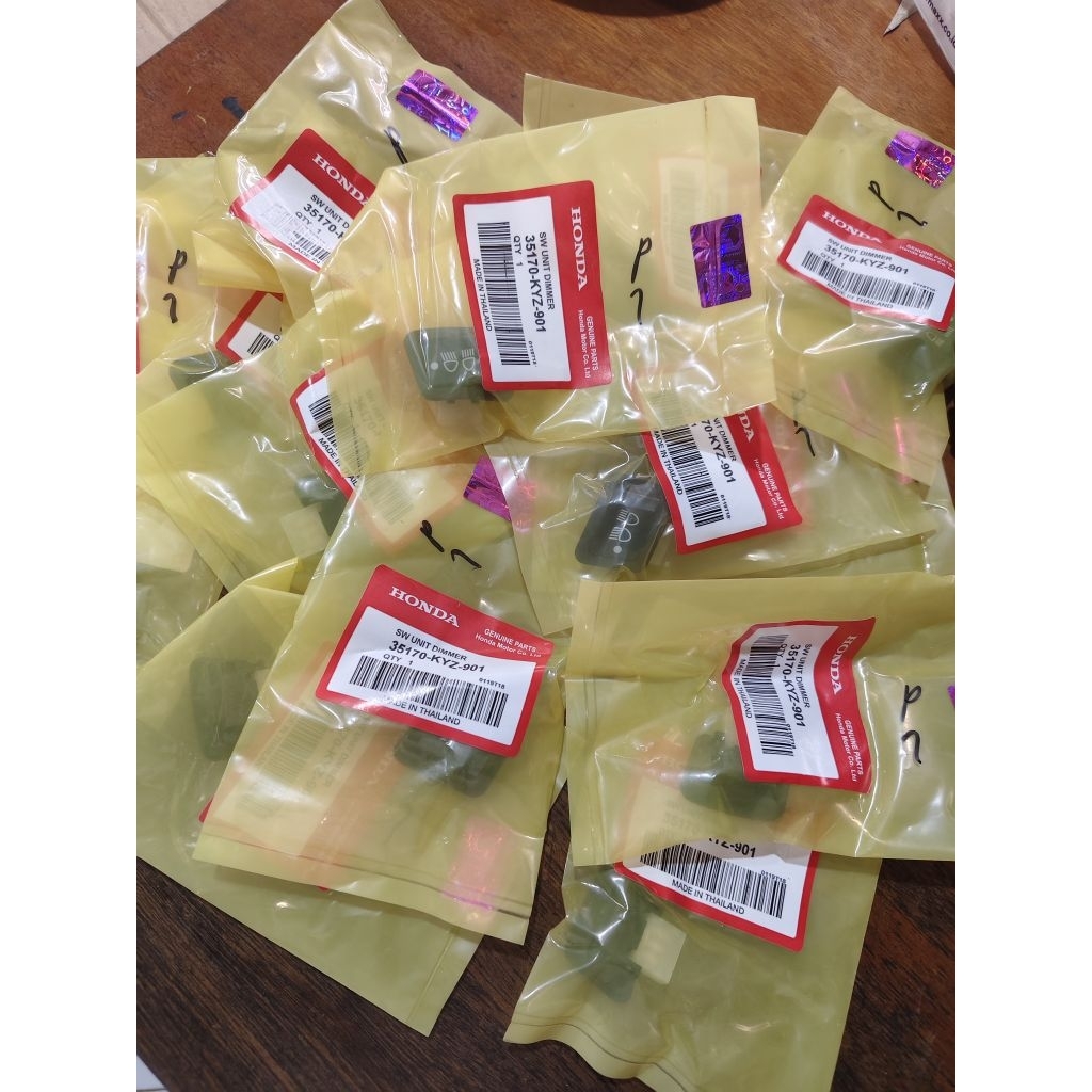 TOMBOL 3 เหลี่ยม Dim Button series 35170-KYZ-901 บีทฉีด
