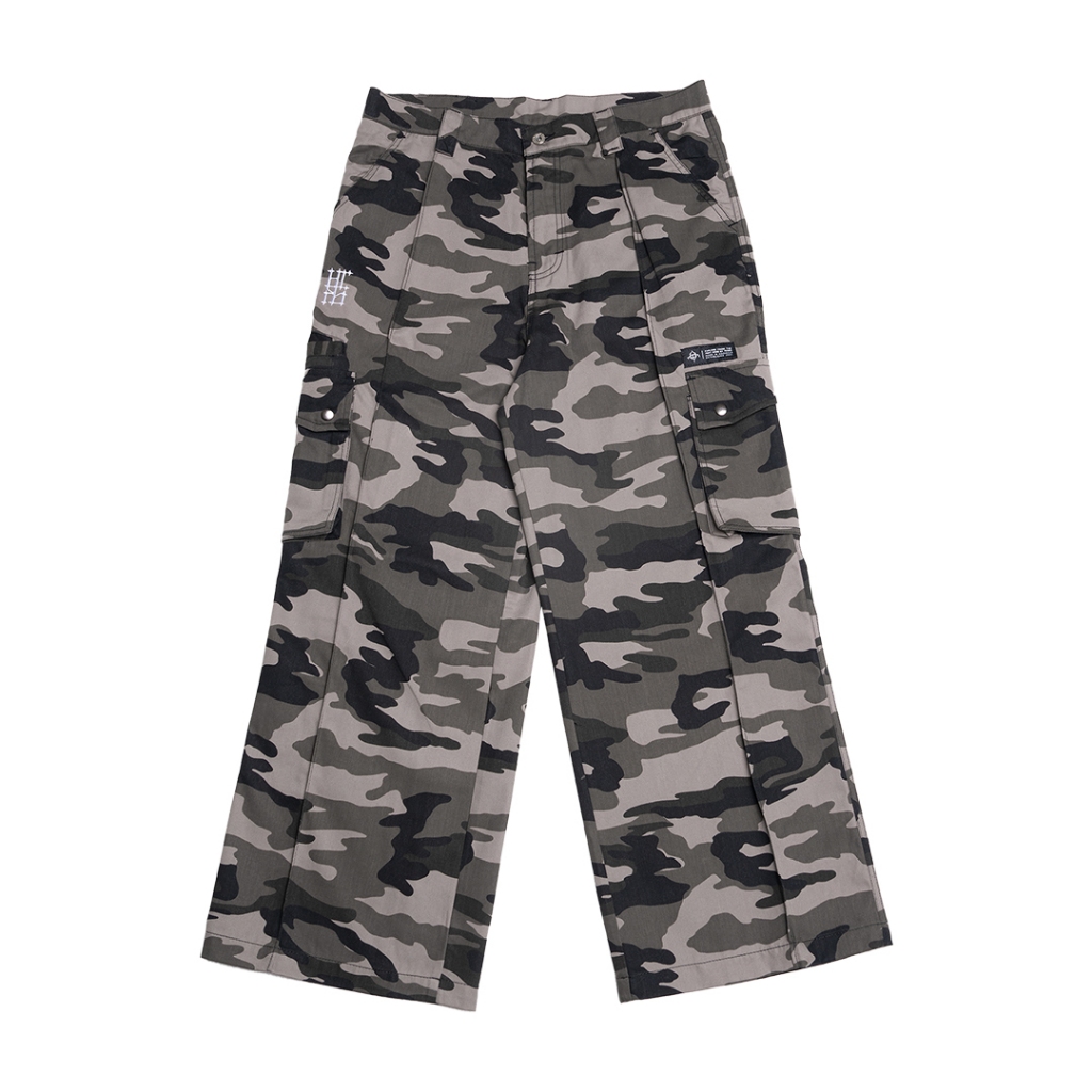 HUNTEARS - CAMO CARGO BAGGY PANTS (C.9 A.4)