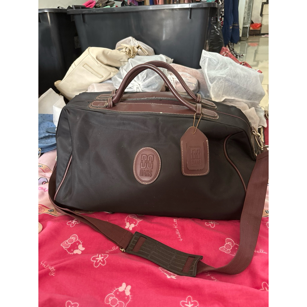 กระเป๋าเดินทางแบรนด์ DAKS