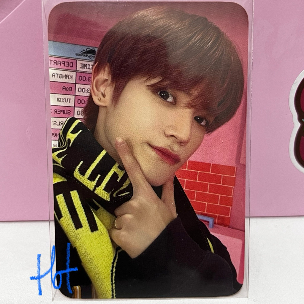 OFFICIAL - SMCU Photocard Taeyong badge Emblem