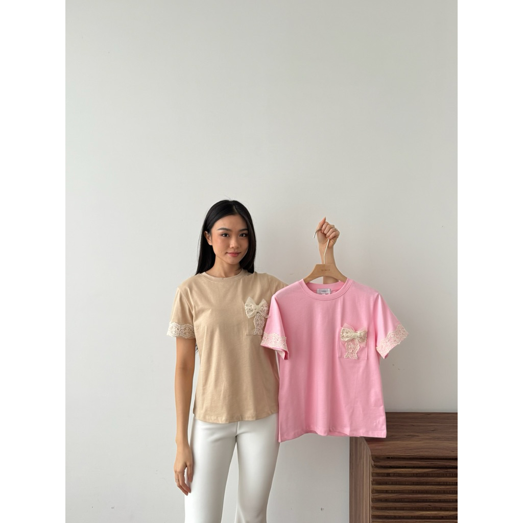 RIBBON POCKET LACE TEE