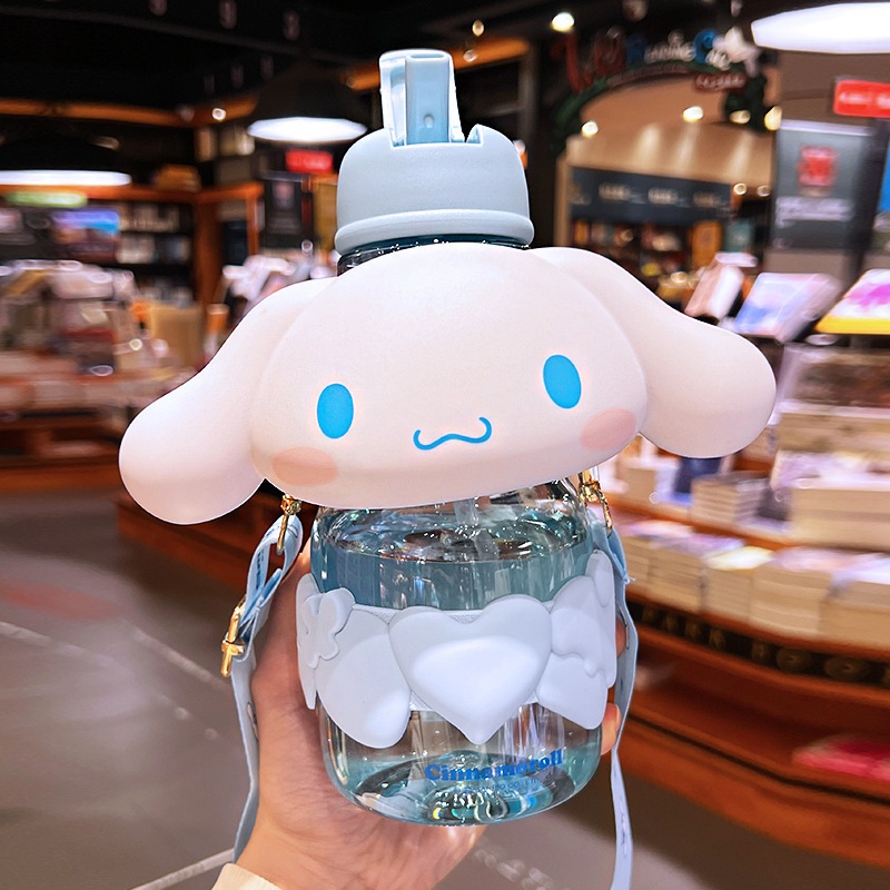 JUMBO TRITAN BPA FREE CHILDRENS STRAW DRINKING BOTTLE WITH MELODY KUROMI CINNAMOROLL CHARACTER 850ML