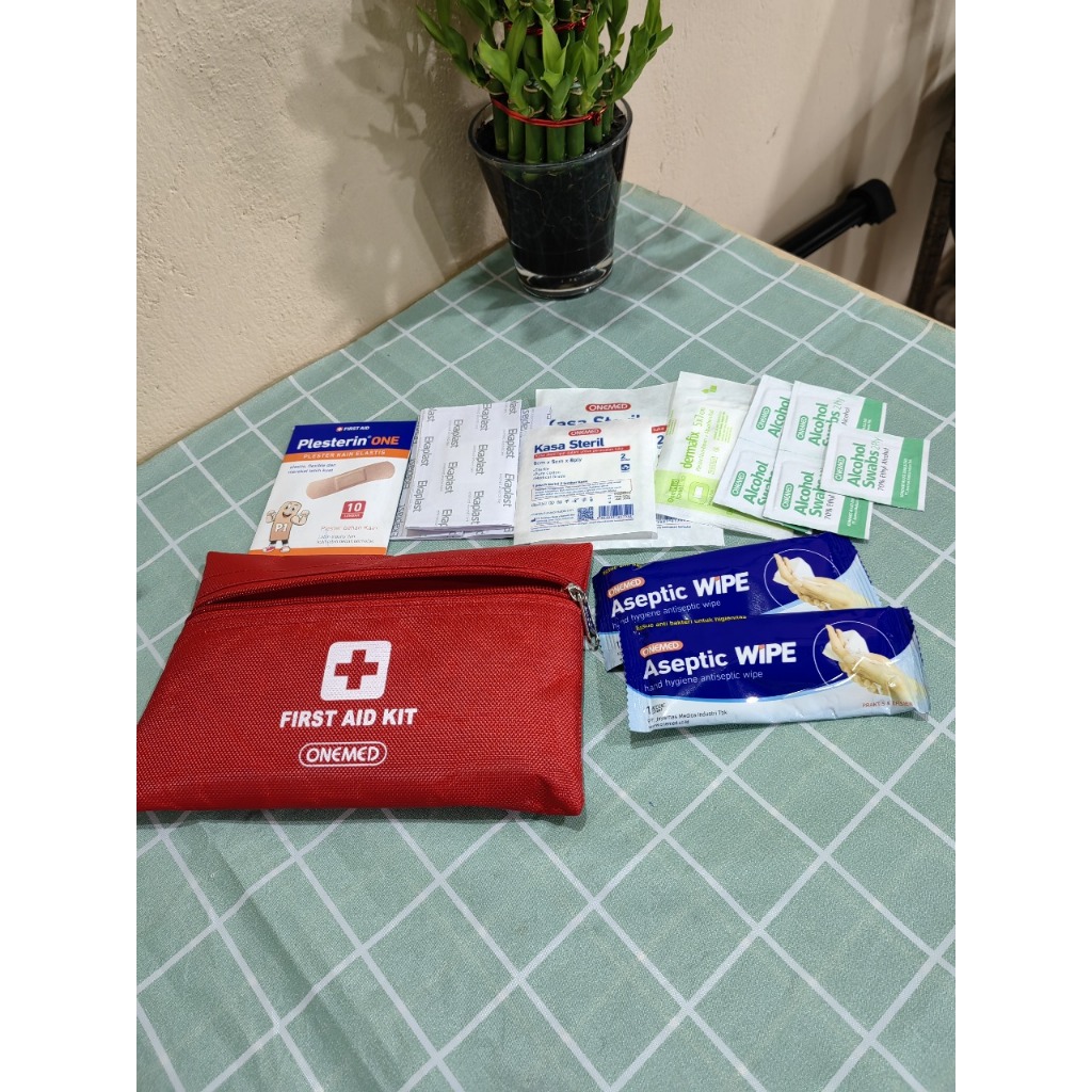 P3K Wallet Bag + ONEMED Contents อุปกรณ์ปฐมพยาบาลบนบาดแผล Bag Organizer – Cw2H