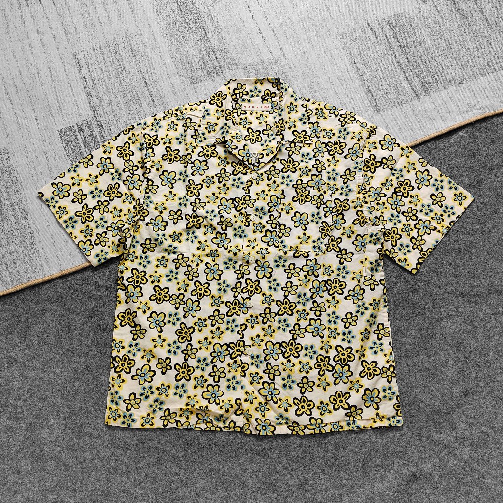 KEMEJA Uniqlo x Marni Oversize Open Collar Shirt เสื้อคอปกเปิดสีขาวสีเหลือง