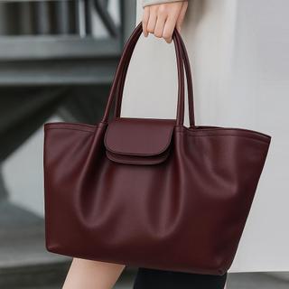 Tote Bag Wanita Tas Bahu Kulit Sintetis Elegan dan Fungsional Cocok untuk Sehari-hari dengan Desain Menarik dan Fungsi Praktis Totebag