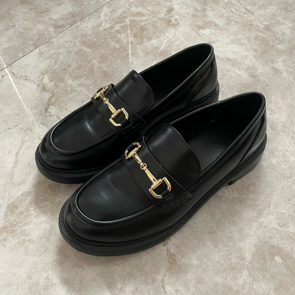 GU รองเท้าโลฟเฟอร์ผู้หญิง