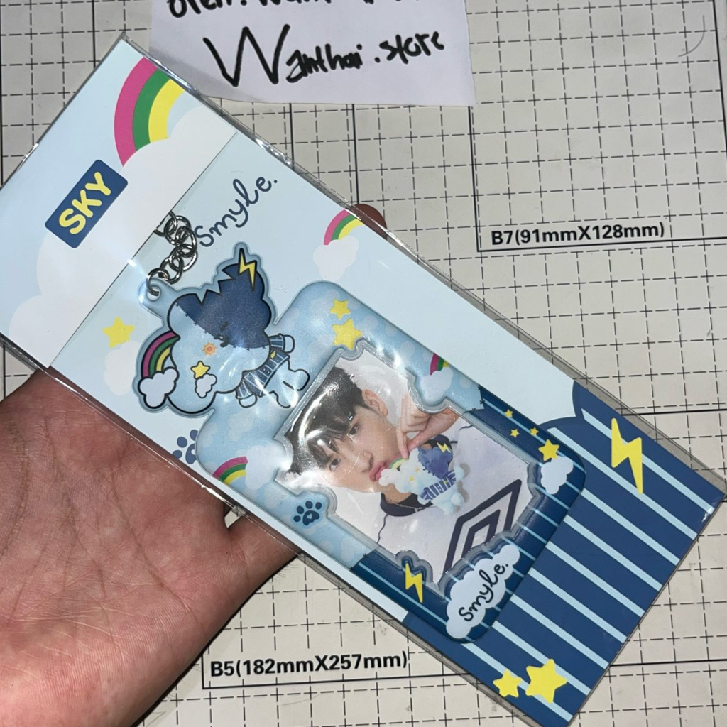 SMYLE CARD HOLDER พร้อม SKY PHOTOCARD อย่างเป็นทางการ GMMTV | พร้อมแล้ว | สินค้าอย่างเป็นทางการ GMMT