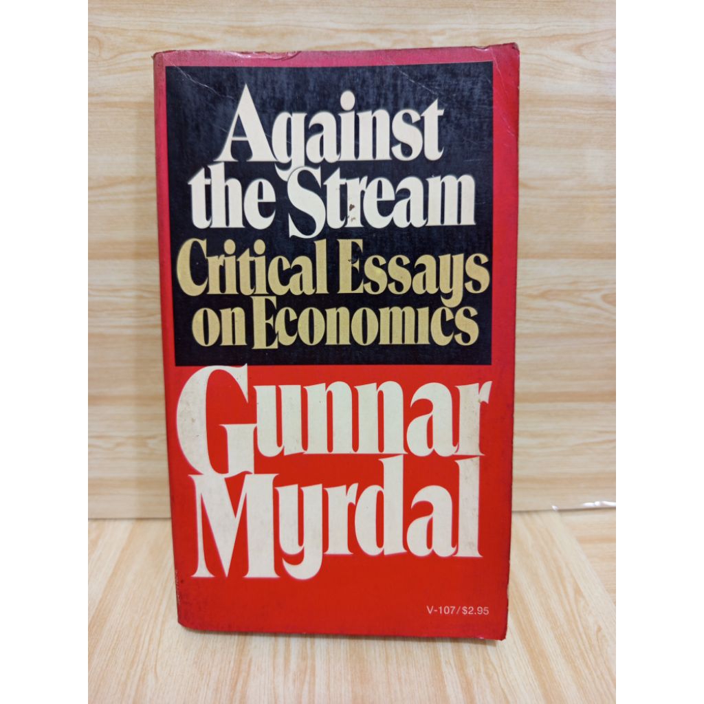 นําเข้ากับสตรีม Critical Essays บนเศรษฐกิจ โดย Gunnar Myrdal