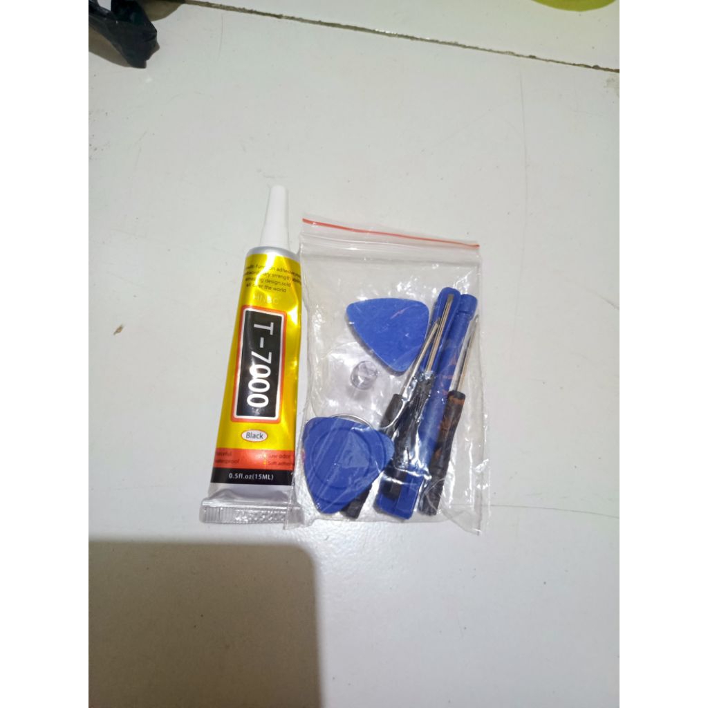 ไขควง 8 in 1 + กาว B7000 / กาว T7000 15ml
