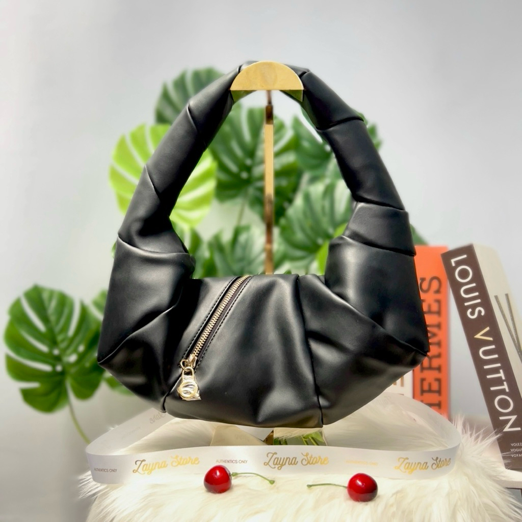 กระเป๋าสะพาย Quinn - สีดํา ต้นฉบับ