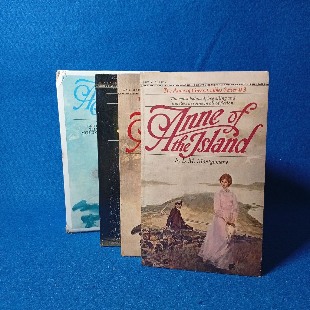 Anne of Green Gables, Anne of Avonlea, Anne of the Island (3 นวนิยายสมบูรณ์)