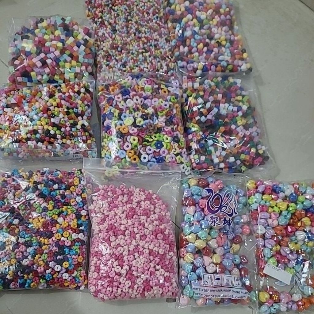 ลูกปัดผสมสีทึบ******