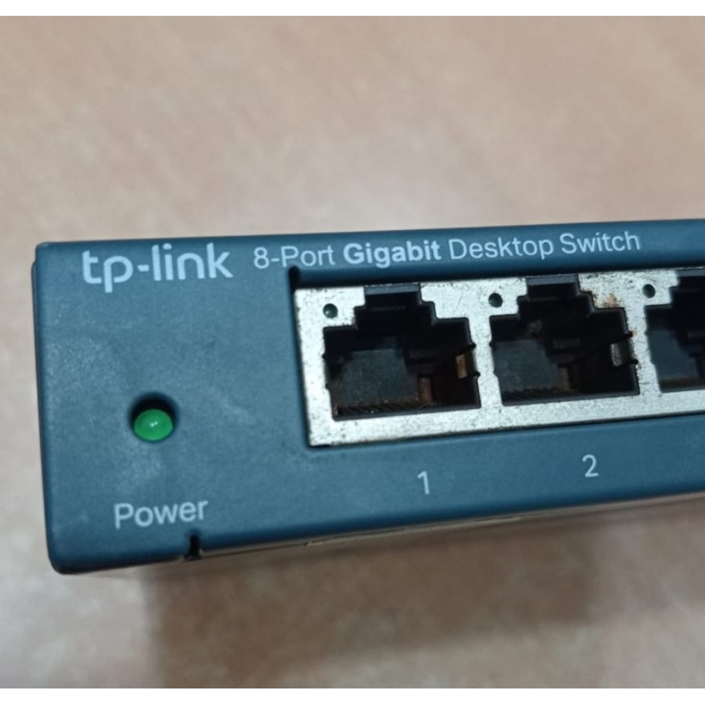 TP-LINK SG108 HUB SWITCH - 8 PORT GIGABIT + ADAPTER