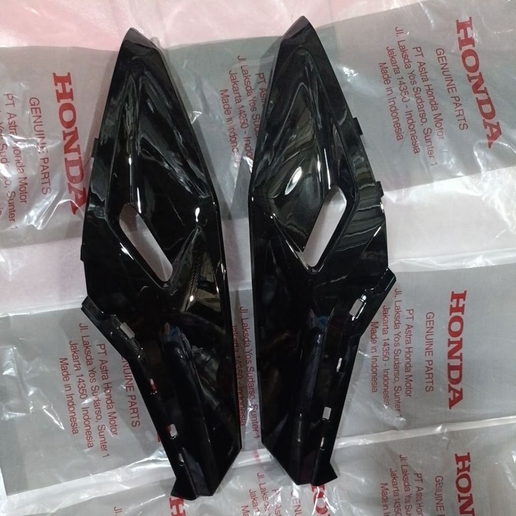 Body Side B k2S Body Connection Vario 160 ปี 2022-2025 ต้นฉบับ