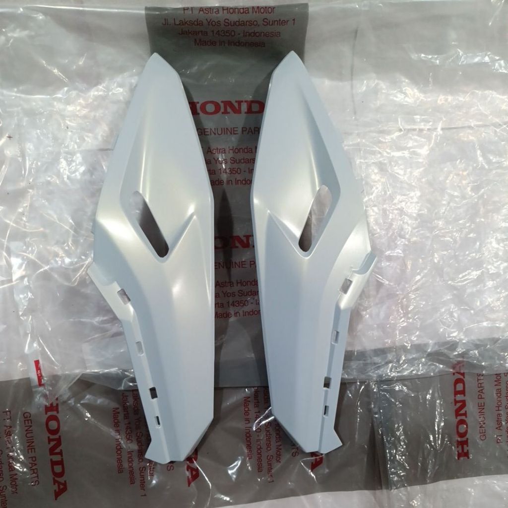 ตัวถังข้าง B k2S ต่อตัวขวาและซ้าย Vario 160 ปี 2022-2025 ORIGINAL