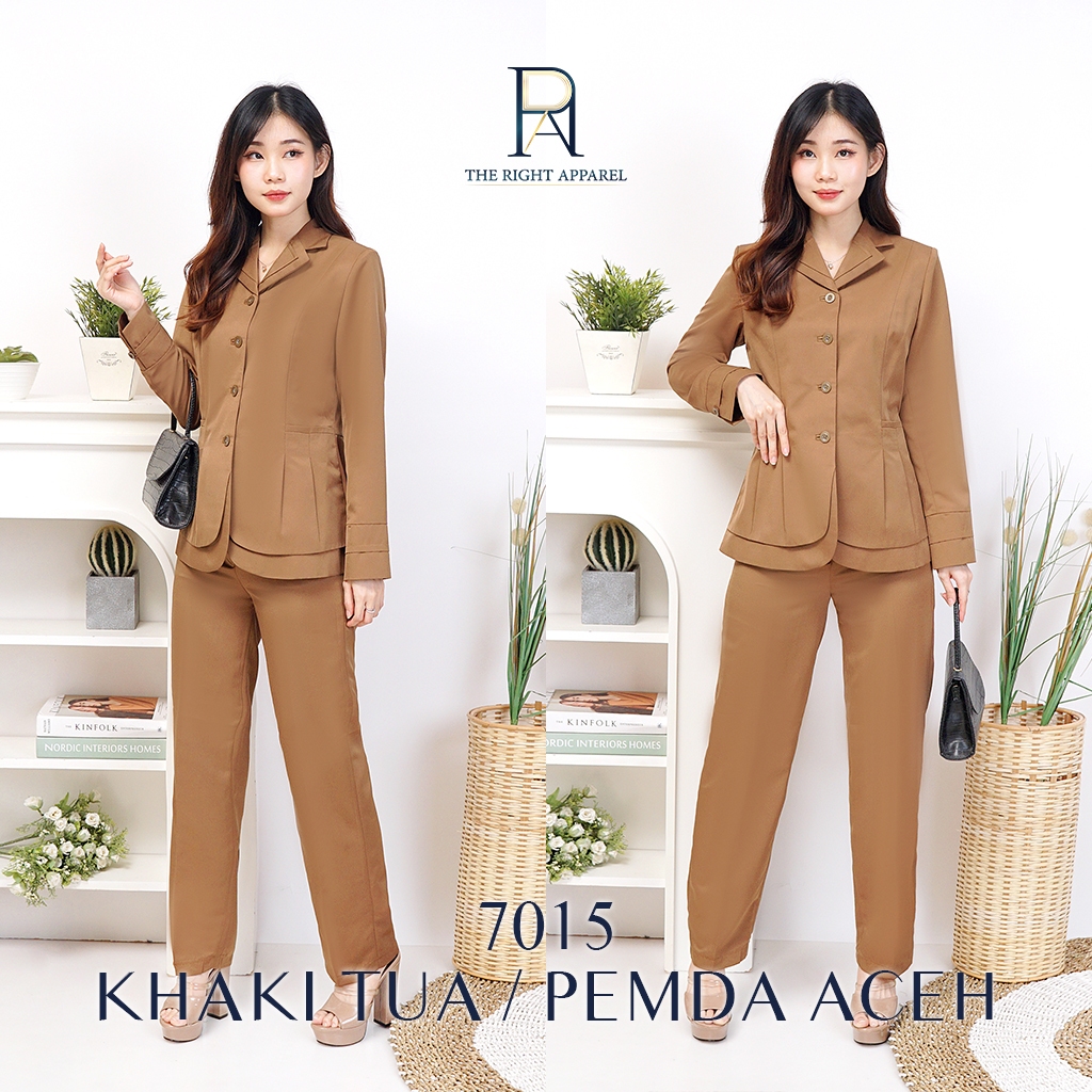 เสื้อเบลเซอร์เครื่องแบบผู้หญิงคอปกจีบแขนยาวรายละเอียดเป็นชั้นชายเสื้อและเข็มขัด SPAN SKIRT / LONG PA