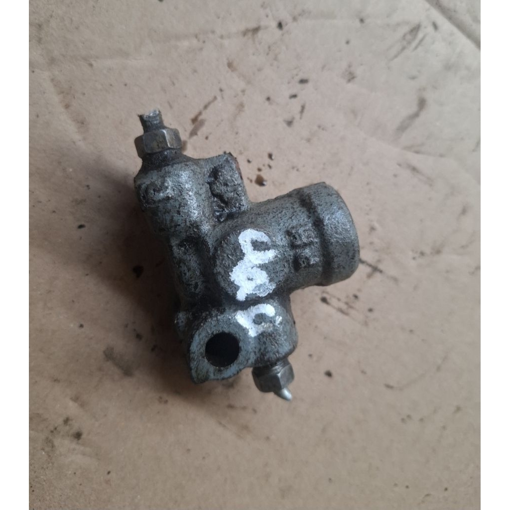 เทอร์มินอลเบรควาล์วแบ่งน้ํามันเบรก charade classy winner g102 cx g100 88-96