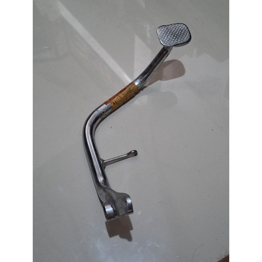 Suzuki GT185 GT 185 คันเบรกหลัง Nos