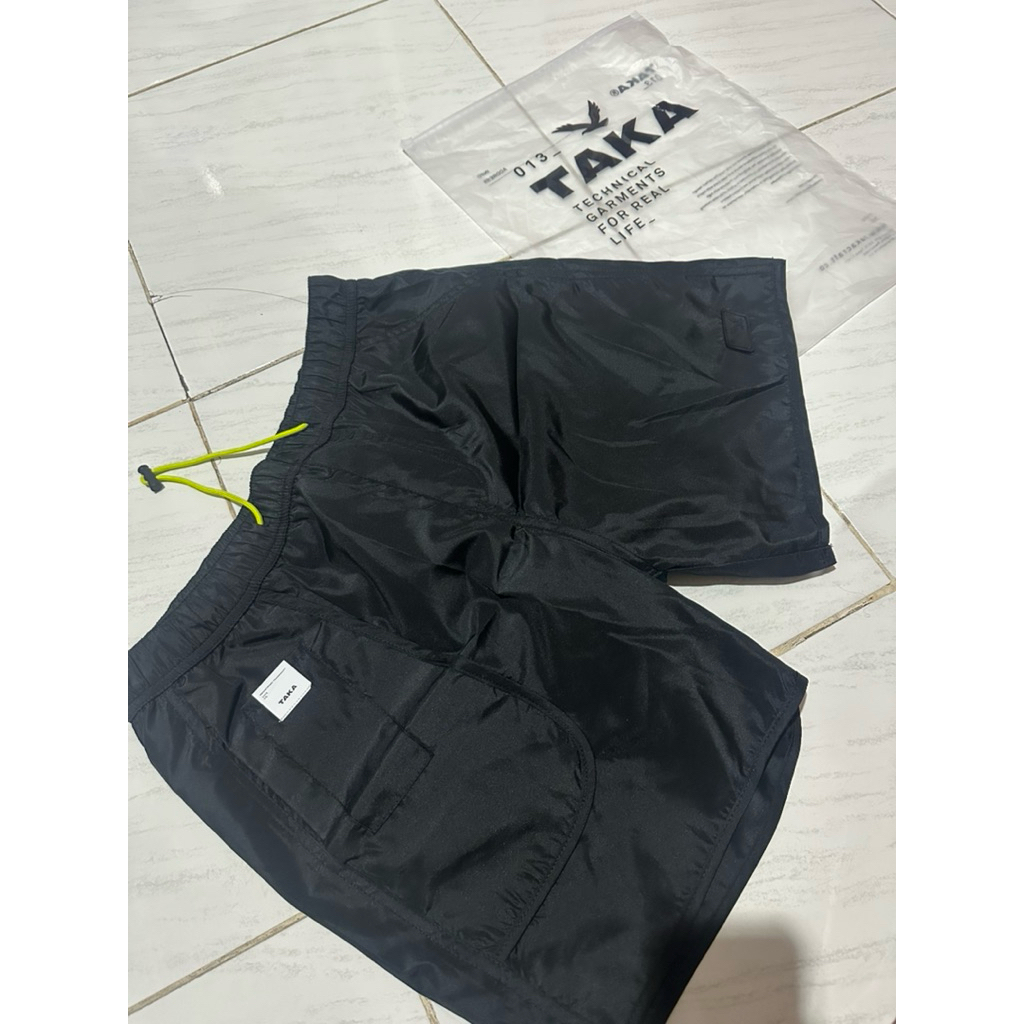 กางเกงขาสั้นผู้ชาย Buggy Nylon สีดํา M