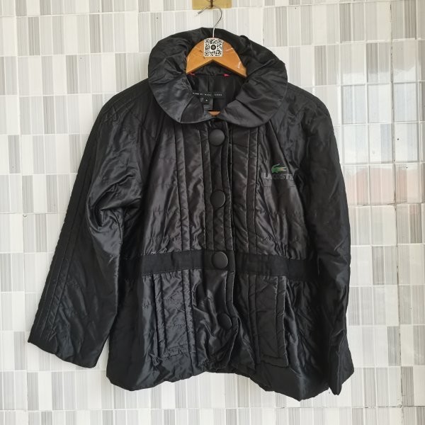 A635. เสื้อแจ็คเก็ตปักเป้าสีดํา SIZE M PRELOVED