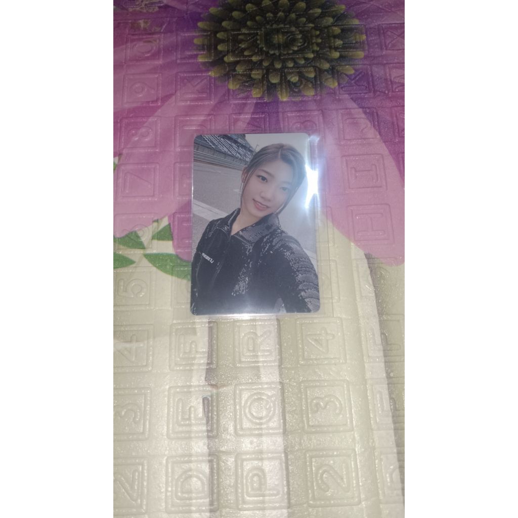 KAZUHA PHOTOCARD FEARLESS VOL. 1 เป็นทางการ