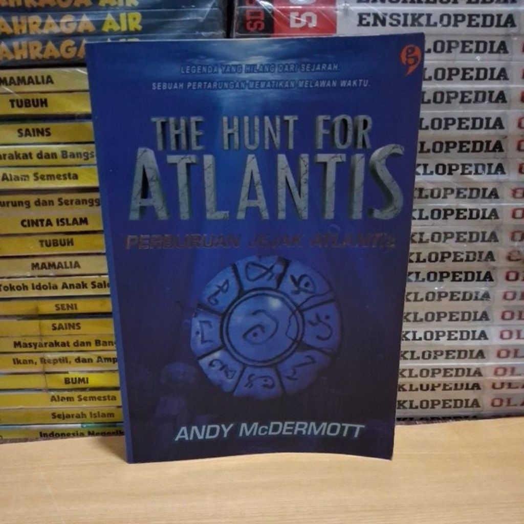 หนังสือต้นฉบับ THE HUNT สําหรับ ATLANTIS TAXATION ATLANTIS โดย ANY McDERMOTT GagasMedia