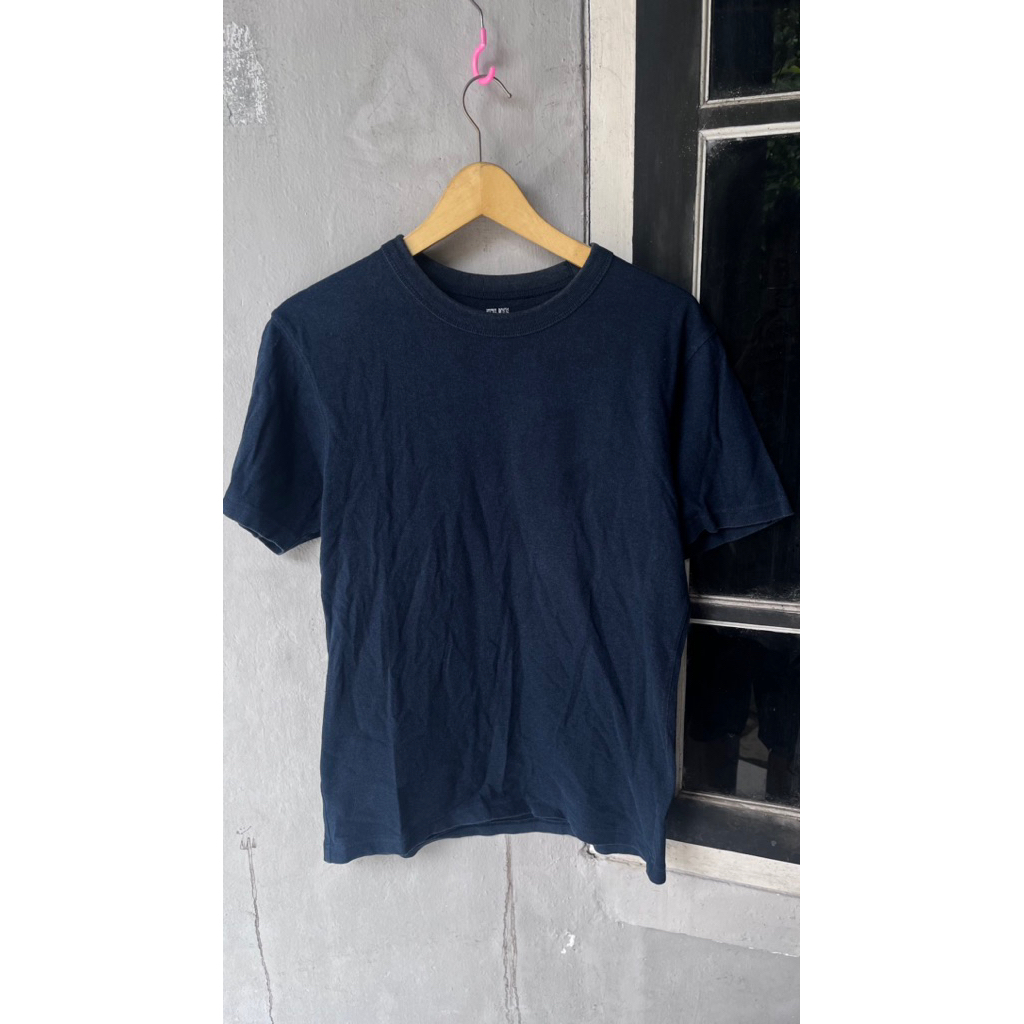 เสื้อยืด Uniqlo U***