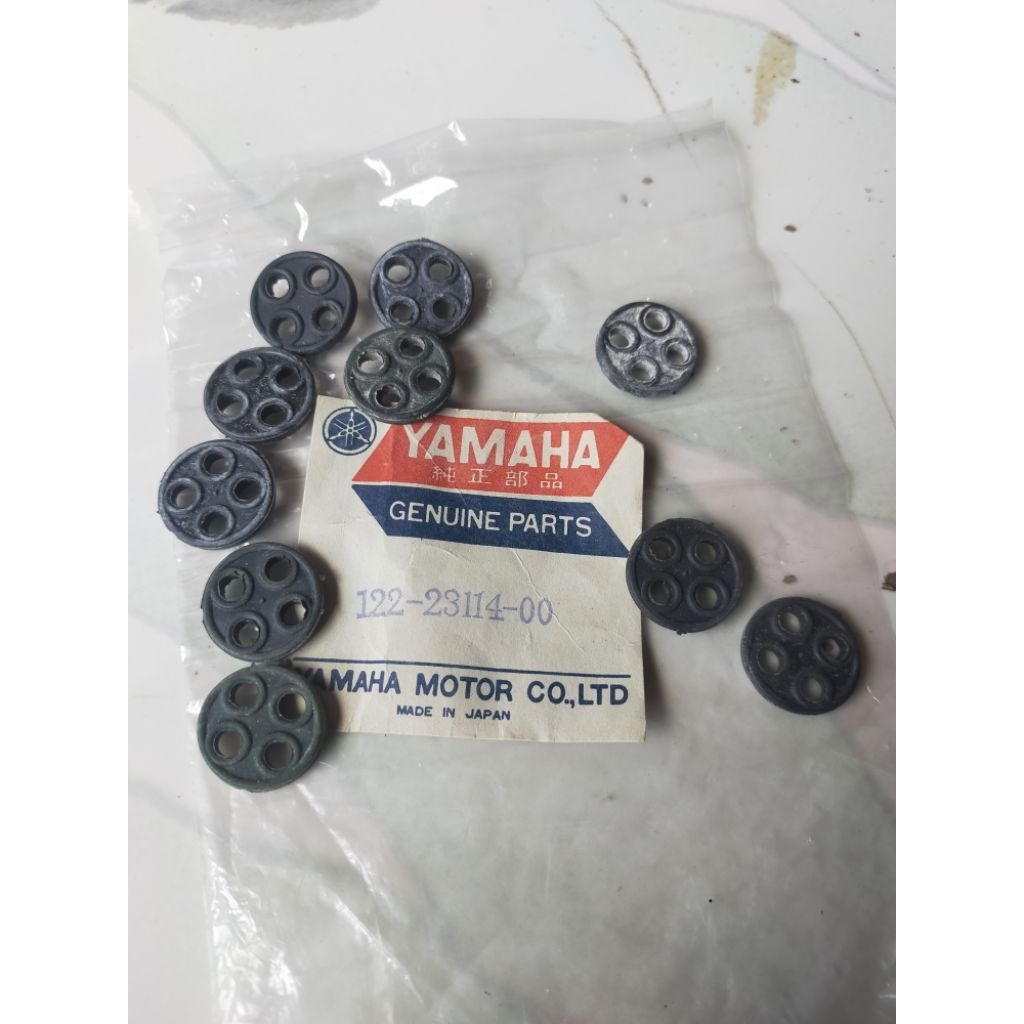 Yamaha RD125 RX 200 RD300 RD 300 RD350 RD 350 ORIGINAL MADE IN JAPAN เบนซินแตะซีลยาง