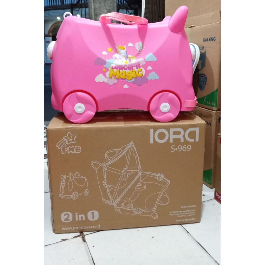 กระเป๋าเดินทาง Iora S969 Trunki สีชมพู