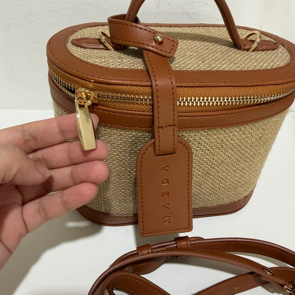 BROWN KNITTED BAG BEACH BAG ELEGANT LUXURY RATTAN BAG MAZDA BROWN