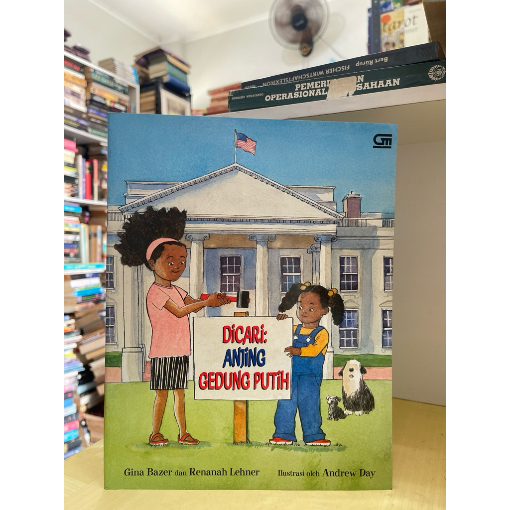 หนังสือของสุนัขสร้างสีขาว โดย GINA BAZER และ RENANAH LEHNER