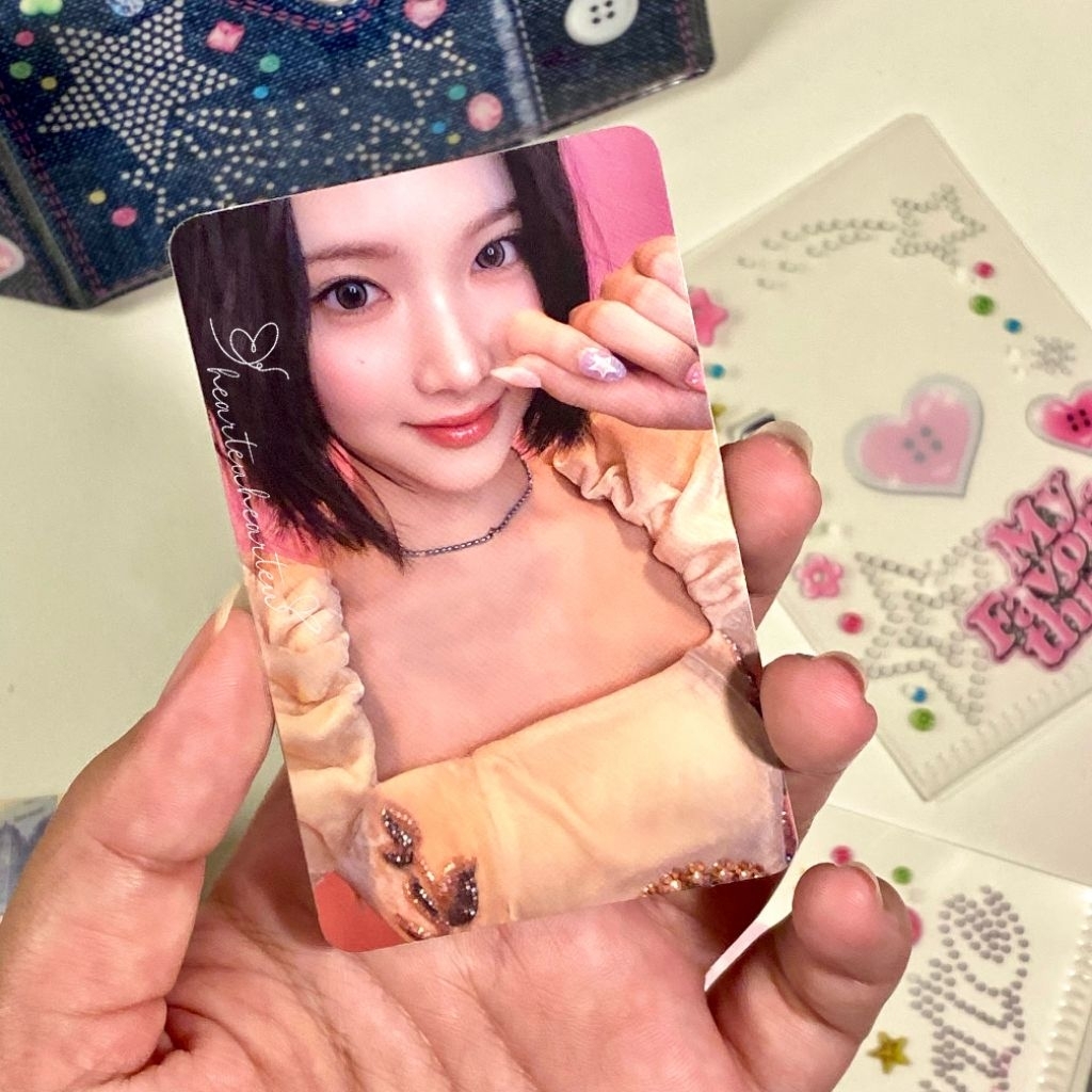 Hearteuhearteu [OFFICIAL] HEARTS2HEARTS Choi Jiwoo Photocard era The Chase อัลบั้ม Debut 1 จากเวอร์ช