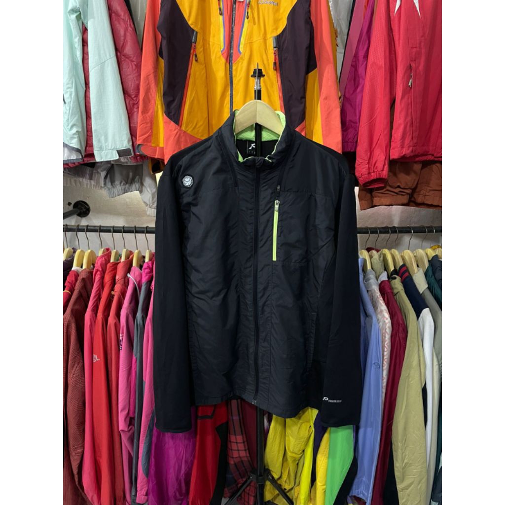 เสื้อฮู้ดซ่อนสีดํา j4k3t pwmx performance (L)