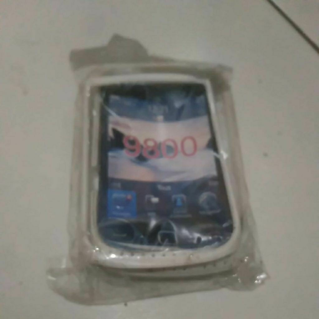 ซิลิโคน, HARDCASE/OTHER BLACKBRRY BB 9800 THICK และการรักษาที่มั่น