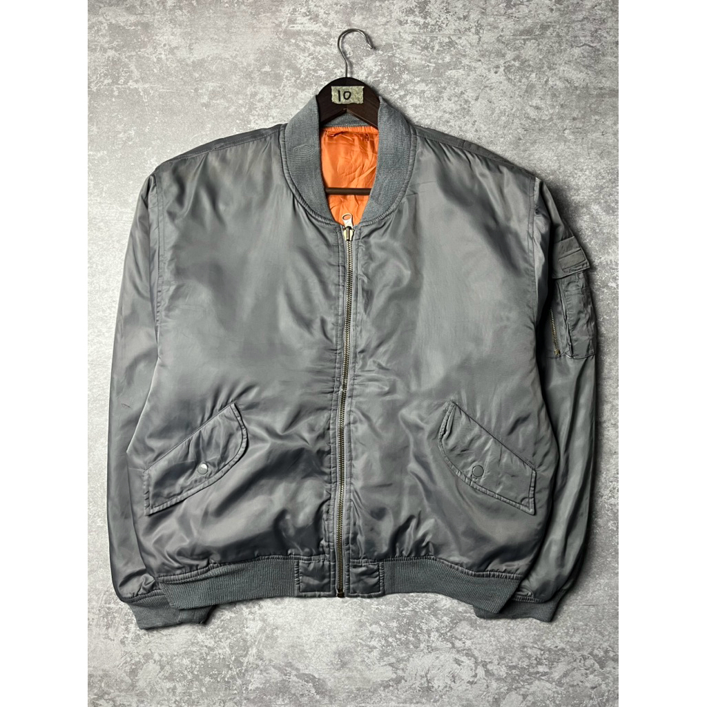 เสื้อแจ็คเก็ตฟลายอิ้ง MA-1 LIGHT GREY BOMBER JACKET