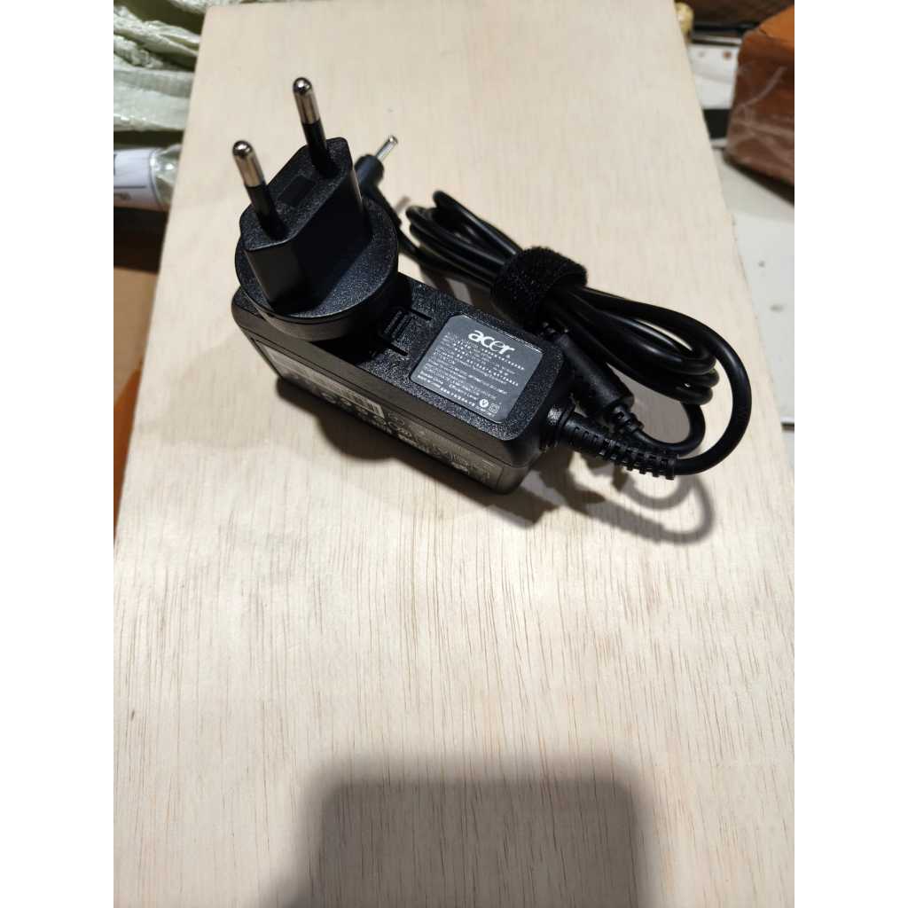 อะแดปเตอร์ชาร์จสําหรับ Acer Aspire Lite 14 AL14-31 AL14-51 12v